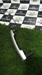 MAÇANETA DIANTEIRA DIREITA RENAULT FLUENCE 2015 - AVARIADA