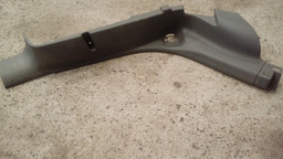 SOLEIRA DE PORTA TRASEIRA ESQUERDA RENAULT MEGANE 03/05