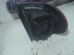 LANTERNA TRASEIRA DIREITA RENAULT MEGANE 2003 PEQUENA AVARIA