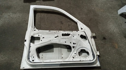 PORTA ESQUERDA PEUGEOT PARTNER 2003 SEM O FRISO PRETO