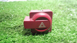 Botão Pisca Alerta C4 Pallas