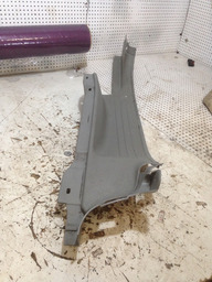 MOLDUR LATERAL PORTA MALAS LADO DIREITO RENAULT SCENIC 1.6