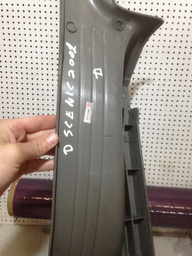 MOLDUR LATERAL PORTA MALAS LADO DIREITO RENAULT SCENIC 1.6