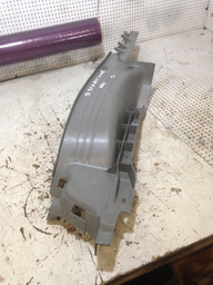 MOLDUR LATERAL PORTA MALAS LADO DIREITO RENAULT SCENIC 1.6