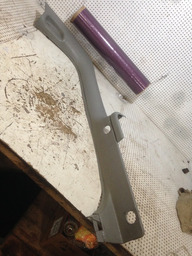 MOLDUR LATERAL PORTA MALAS LADO DIREITO RENAULT SCENIC 1.6