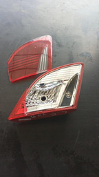 Lanterna Tampa Traseira Esquerda Peugeot 408 2013 Avariada