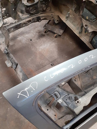 PORTA DIANTEIRA DIREITA RENAULT CLIO 1.0 8V 2000