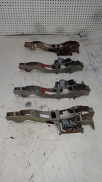 SUPORTE MAÇANETA PEUGEOT 308 2012 VALOR UNITÁRIO 