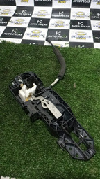 SUPORTE MAÇANETA TRASEIRA ESQUERDA RENAULT FLUENCE 2015