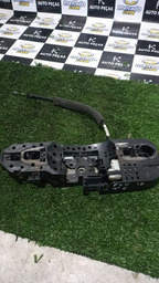 SUPORTE MAÇANETA TRASEIRA ESQUERDA RENAULT FLUENCE 2015