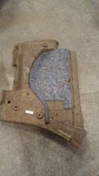 ACABAMENTO LATERAL ESQUERDA CARPETE PORTA MALAS C3 AIR CROSS