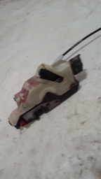 TRAVA PORTA TRASEIRO ESQUERDA PEUGEOT 208