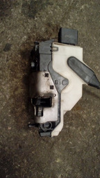 TRAVA PORTA TRASAEIRO DIREITO PEUGEOT 208