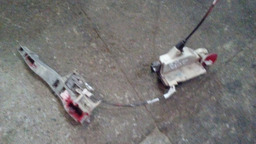 TRAVA PORTA DIANTEIRO ESQUERDA PEUGEOT 208