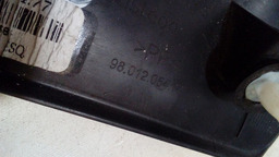 ACABAMENTO PUXADOR LADO ESQUERDO PEUGEOT 208 9801205477