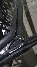 BORRACHA DA CALHA DE VIDRO DIANTEIRA DIREITA KWID 2018