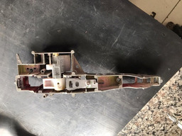 MAÇANETA SEM MOLDURA TRASEIRA ESQUERDA PEUGEOT 208