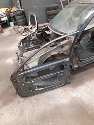 PORTA DIANTEIRA DIREITA RENAULT LAGUNA