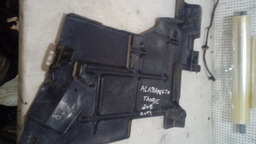 ACABAMENTO INFERIOR TANQUE COMBUSTIVEL 208