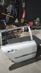 PORTA TRASEIRA DIREITA MEGANE GRAND TOUR 2012