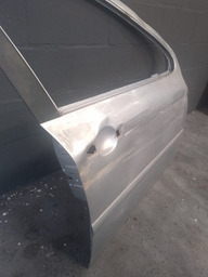 PORTA DIANTEIRA DIREITA PEUGEOT 307  2010 AVARIADA 