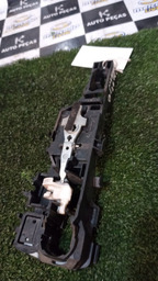 SUPORTE DA MAÇANETA PORTA TRAS ESQ MEGANE GRAND TOUR 2012