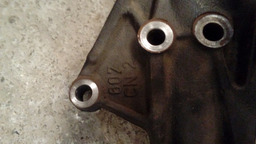 SUPORTE BOMBA HIDRAULICA XSARA 306 406 1.8 16V (9618961880)