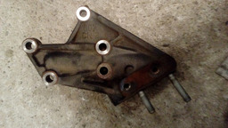 SUPORTE BOMBA HIDRAULICA XSARA 306 406 1.8 16V (9618961880)