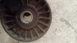 SUPORTE DO ROLAMENTO GUIA DA CORREIA DO PEUGEOT 306 95A 2000