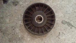 SUPORTE DO ROLAMENTO GUIA DA CORREIA DO PEUGEOT 306 95A 2000