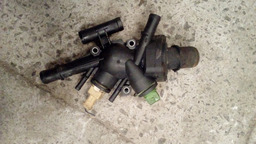 Carcaça Valvula Termostatica S/ Sensor Renault Laguna,