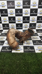 SAÍDA DO COLETOR MOTOR C4 PICASSO 2012