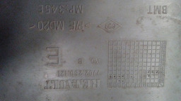 ACABAMENTO ESQUERDO/DIREITO PORTA MALA SCENIC 7702280121 UND