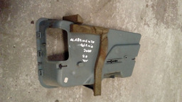 ACABAMENTO ESQUERDO/DIREITO PORTA MALA SCENIC 7702280121 UND