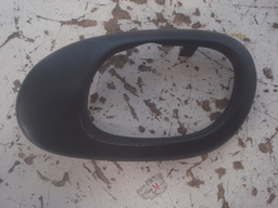 MOLDURAS MAÇANETA INTERNA DIANTEIRA DIREITA PEUGEOT 206 UND