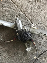 MAQUINA DE VIDRO DIANTEIRA DIREITA PEUGEOT 206 *UNIDADE