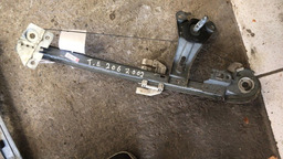 MAQUINA DE VIDRO TRASEIRA ESQUERDA PEUGEOT 206 *SEM MOTOR