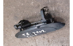 MAÇANETA EXTERNA TRASEIRA ESQUERDA RENAULT CLIO 2000