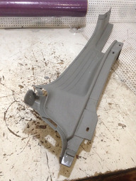 MOLDUR LATERAL PORTA MALAS LADO ESQUERDO RENAULT SCENIC 1.6