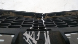 GRADE INFERIOR PEUGEOT 208 2014 AVARIADO