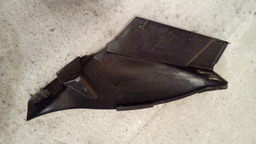 MOLDURA LATERAL BANCO TRASEIRO DIREITO PEUGEOT 306 SW 1999