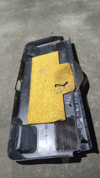 ACABAMENTO TAMPA DO PORTA-MALA PEUGEOT 306 SW COM AVARIA