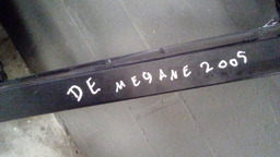 PORTA DIANTEIRA ESQUERDA RENAULT MEGANE 2005