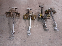 LIMITADOR DE PORTA RENAULT CLIO 1.0 8V 2000