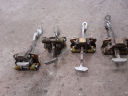 LIMITADOR DE PORTA RENAULT CLIO 1.0 8V 2000