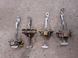 LIMITADOR DE PORTA RENAULT CLIO 1.0 8V 2000