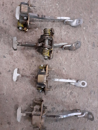 LIMITADOR DE PORTA RENAULT CLIO 1.0 8V 2000