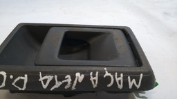 MAÇANETA DIANTEIRA DIREITA RENAULT CLIO 2001