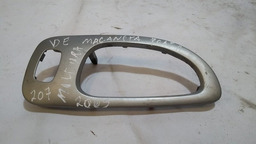 Moldura Maçaneta Interna Dianteira Esquerda Peugeot 207 2009