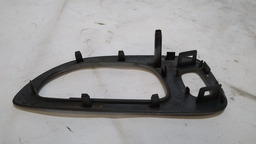 MOLDURA MAÇANETA INTERNA DIANTEIRA ESQUERDA PEUGEOT 207 2009